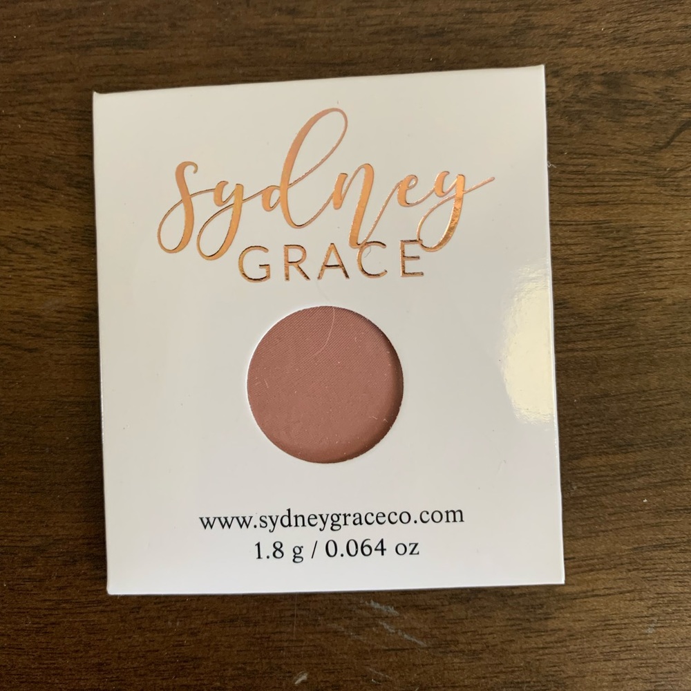 💰5/$25💰New Sydney Grace Payton’s Puppy Matte Eyeshadow